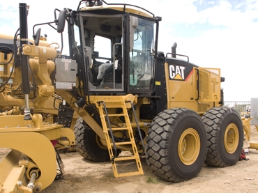 caterpillar 16m grader